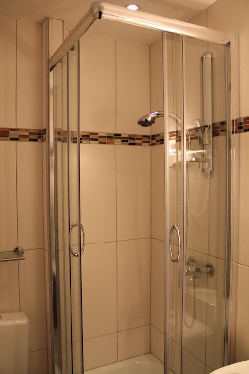Wali'S Hotel Bielefeld Pokoj fotografie